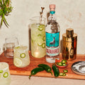 CAZADORES, Tequila Blanco de 950 ml, 100% Agave Azul, Cristalino y Transparente, Suave Sabor, Producto de la familia Bacardí