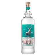 CAZADORES, Tequila Blanco de 950 ml, 100% Agave Azul, Cristalino y Transparente, Suave Sabor, Producto de la familia Bacardí